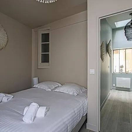 Le Petit Morny Apartment *